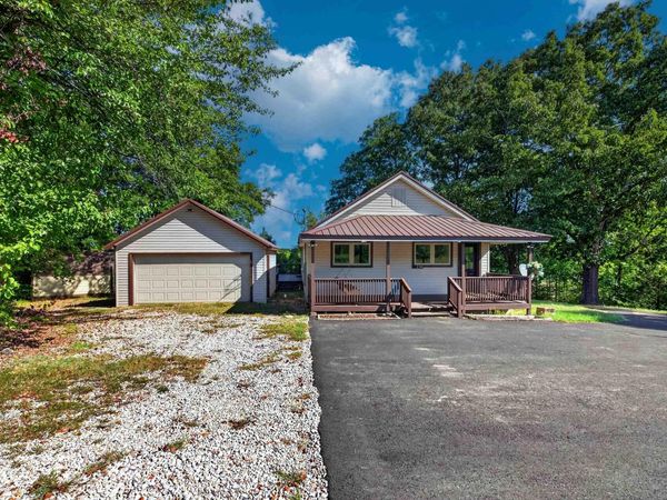 2741 Airport Road , Hot Springs, AR 71913