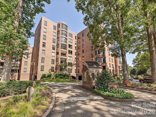 806 Cherokee Road, Charlotte, NC 28207