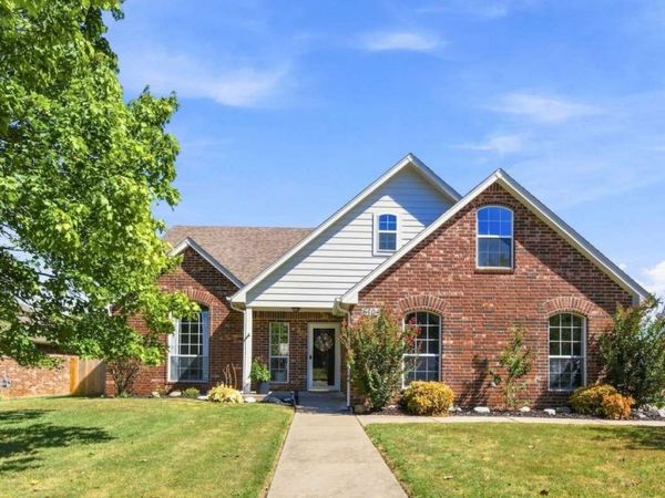 6404 E Galveston Street , Broken Arrow, OK 74014