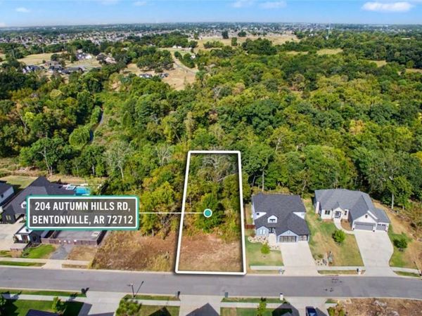 204 SW Autumn Hills Road , Bentonville, AR 72712