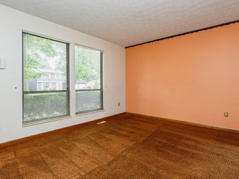4131 Spring Flower Court, Columbus, OH 43230 Photo 3