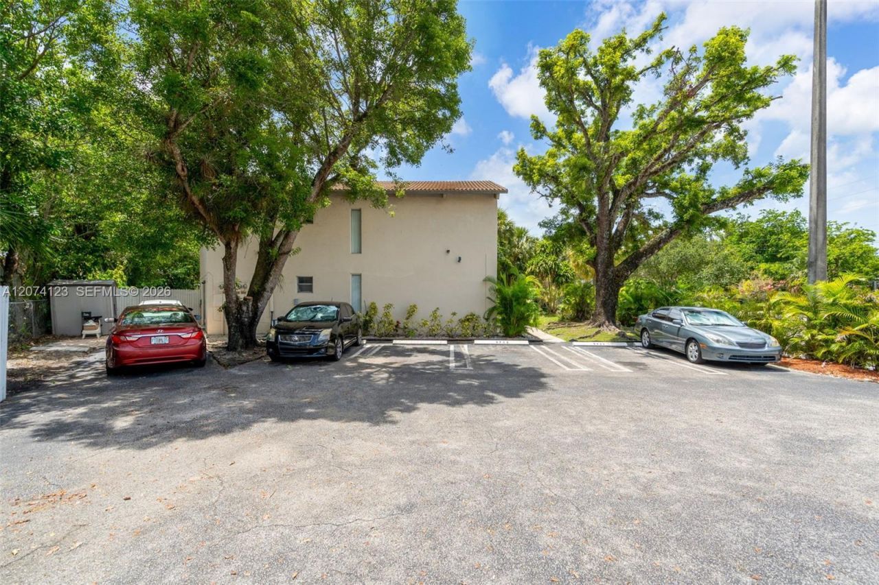 3711 Riverside Dr , Coral Springs, FL 33065 Photo