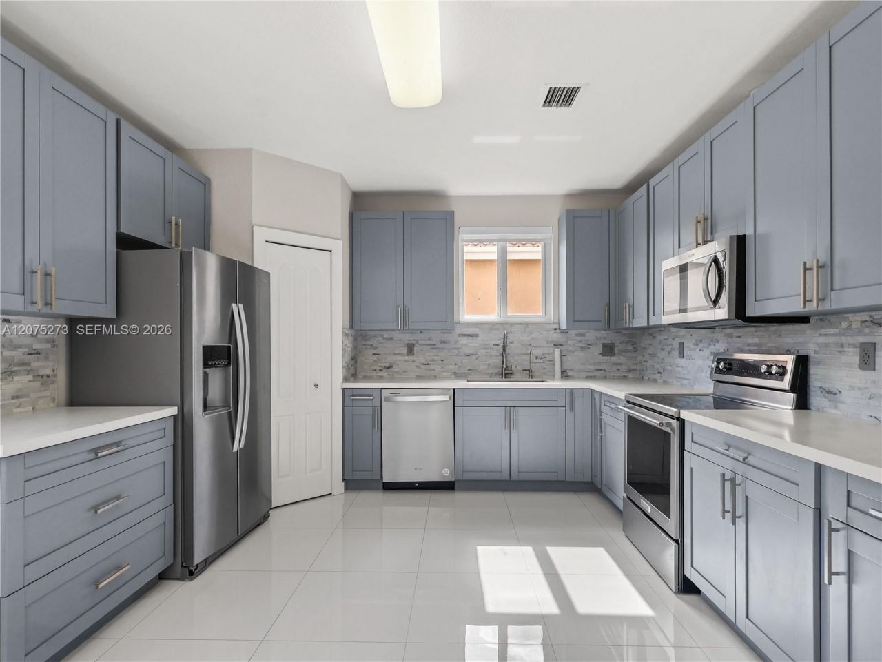 15392 SW 25th Ter , Miami, FL 33185 Photo