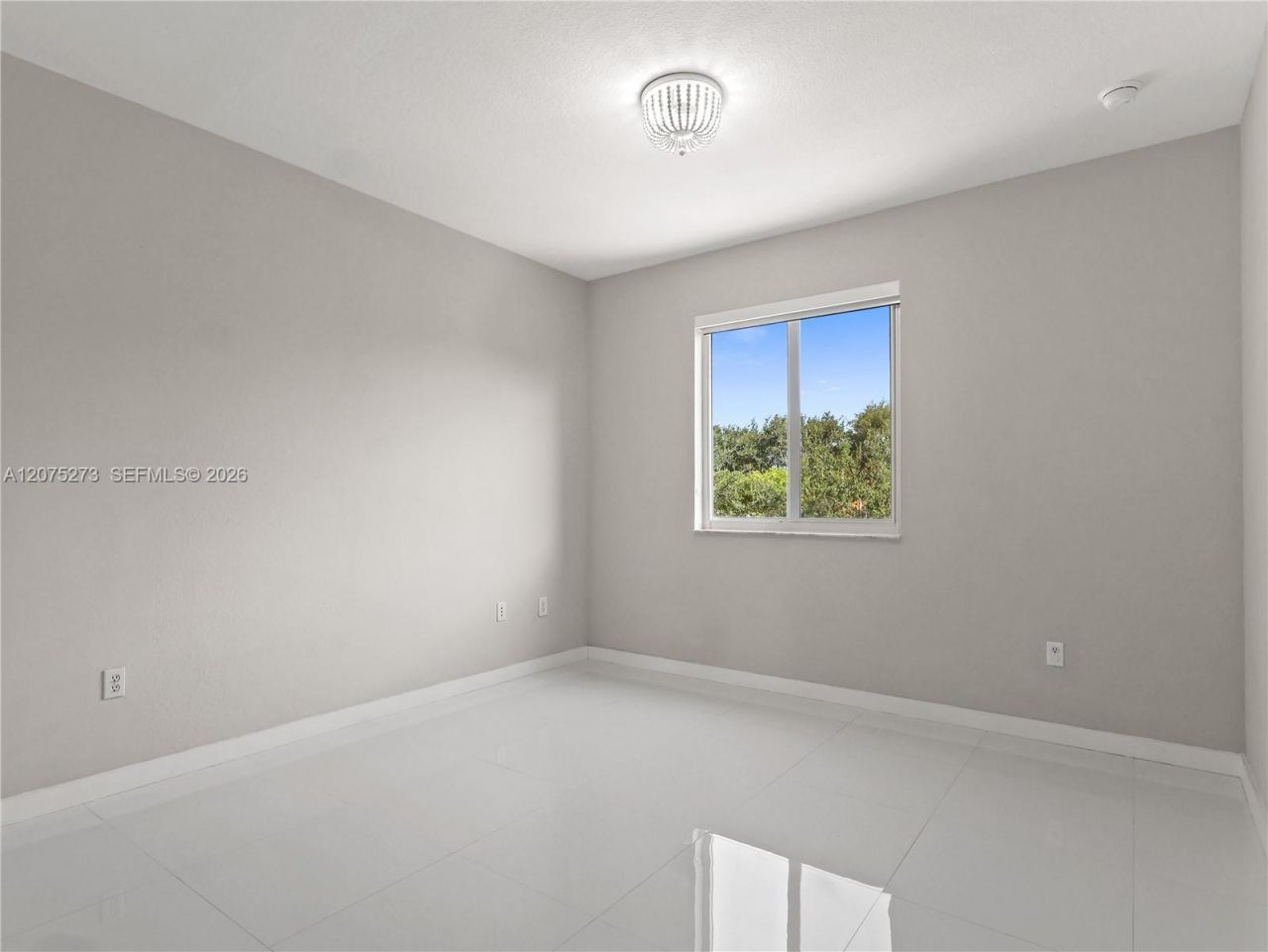 15392 SW 25th Ter , Miami, FL 33185 Photo