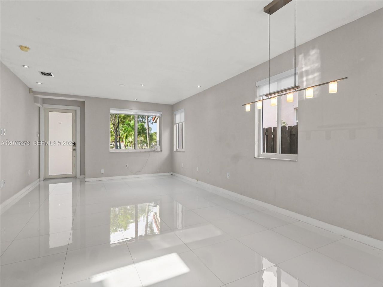 15392 SW 25th Ter , Miami, FL 33185 Photo