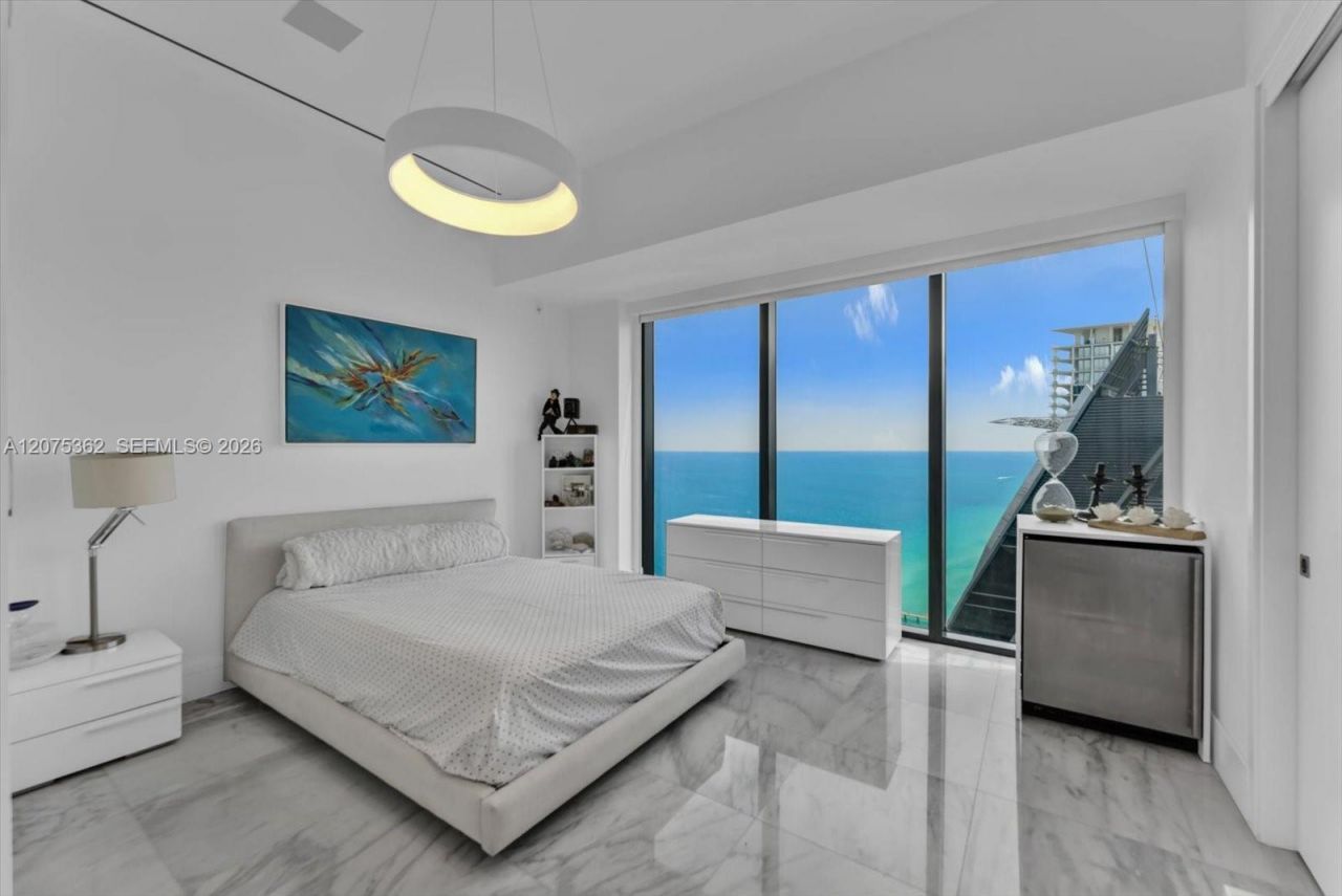 17141 Collins Ave , Unit 4201, Sunny Isles Beach, FL 33160 Photo
