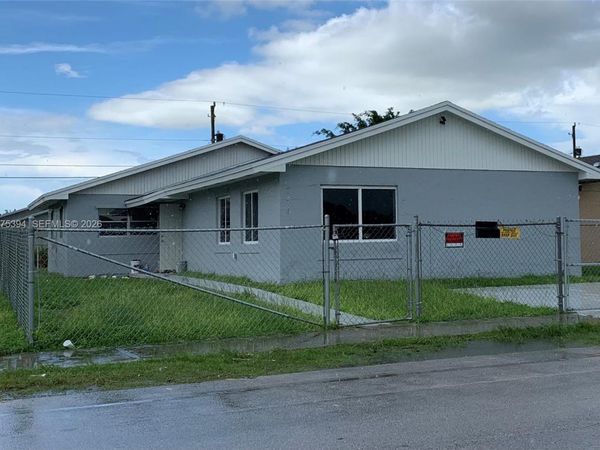 756 NW 5 St , Florida City, FL 33034