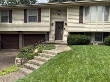 5212 S 105 Street, Omaha, NE 68127
