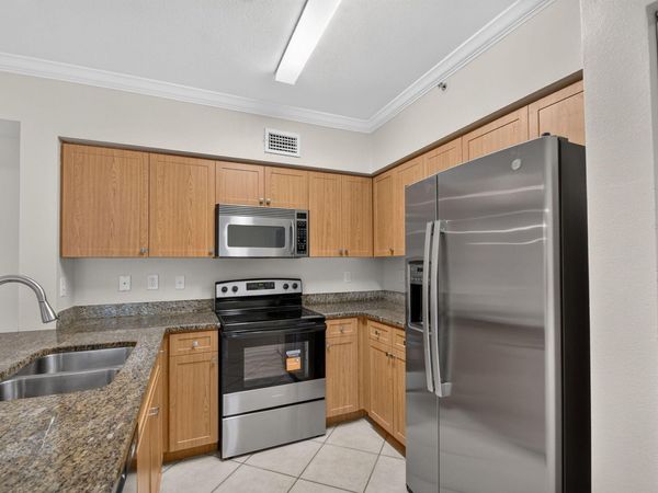 6370 EMERALD DUNES Drive, Unit 203, West Palm Beach, FL 33411