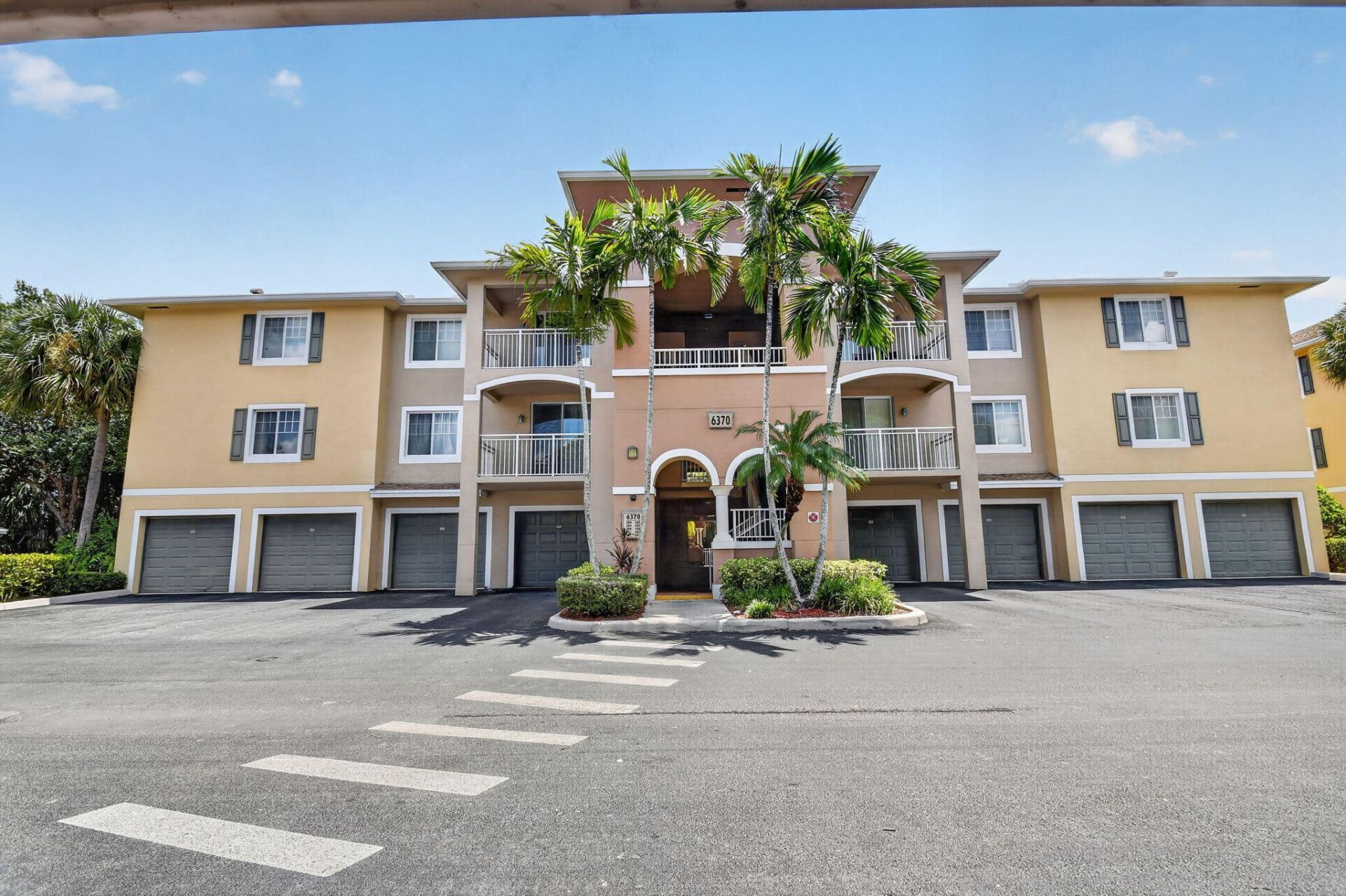 6370 Emerald Dunes Drive, Unit 203, West Palm Beach, FL 33411 Photo