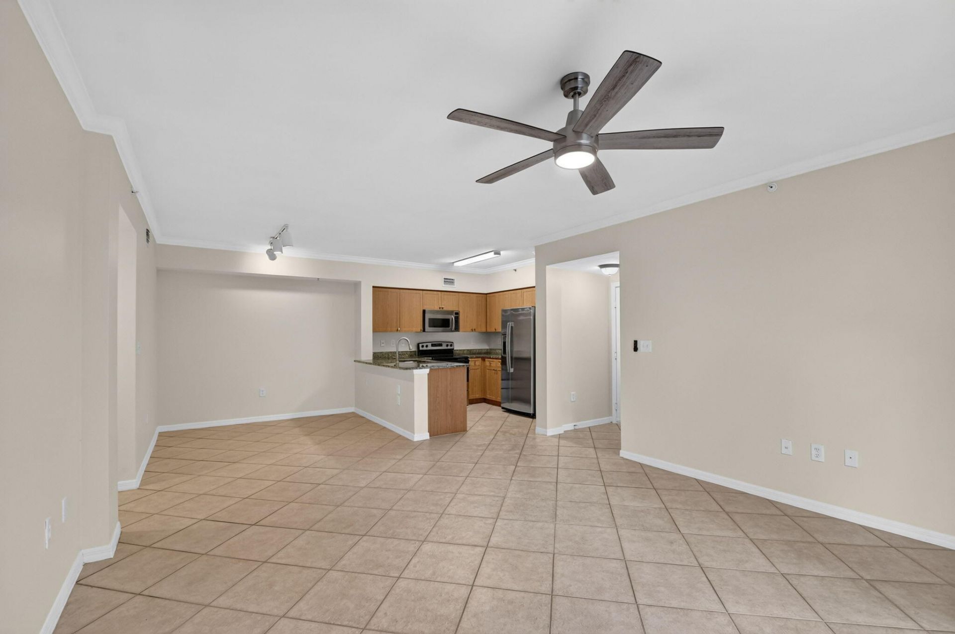 6370 Emerald Dunes Drive, Unit 203, West Palm Beach, FL 33411 Photo