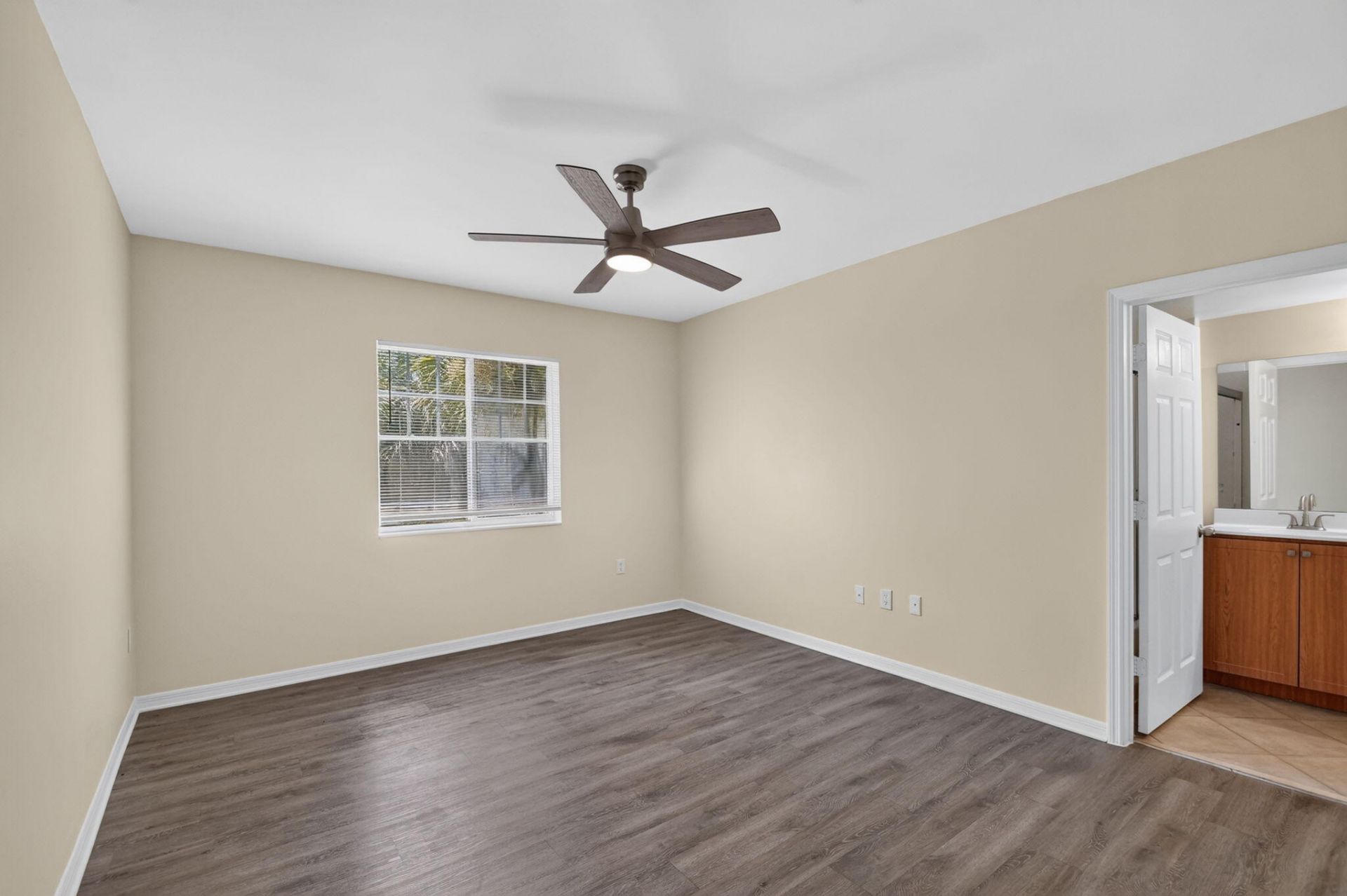 6370 Emerald Dunes Drive, Unit 203, West Palm Beach, FL 33411 Photo