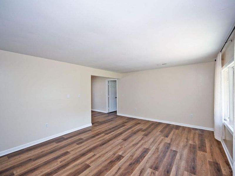 1102 Heatherstone Way, Miami Township, OH 45150 Photo 4