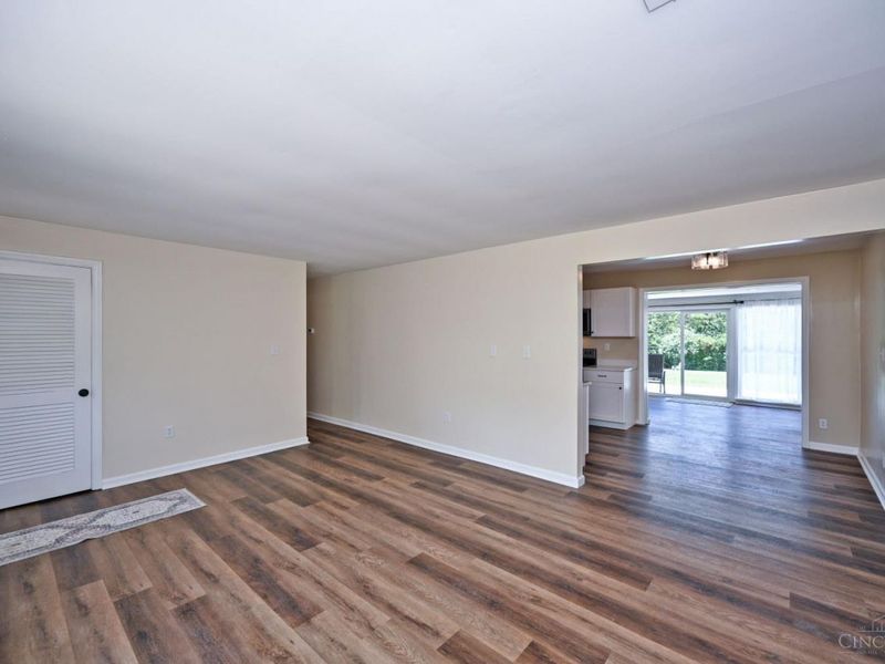 1102 Heatherstone Way, Miami Township, OH 45150 Photo 9