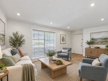 10240 Regal Oaks Drive, Unit B, Dallas, TX 75230