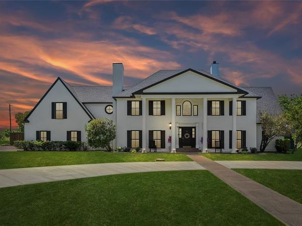 221 Carriage Hill Lane, Heath, TX 75032