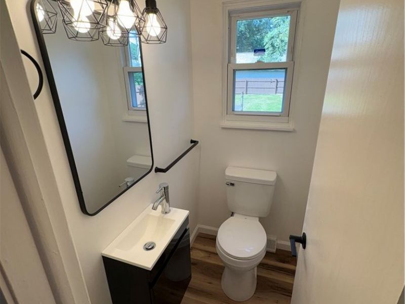 983 Jean Avenue , Akron, OH 44310 Photo 9