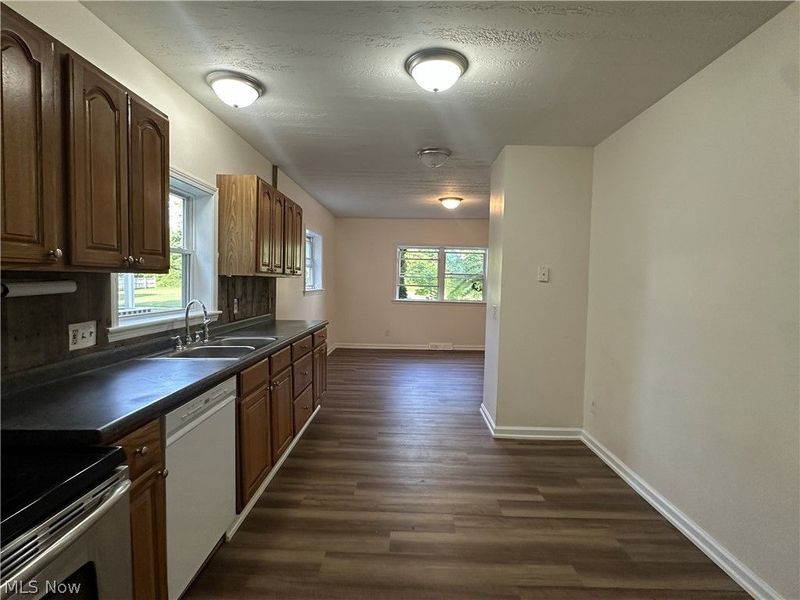 881 Harbor Street , Conneaut, OH 44030 Photo 9