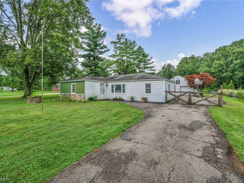 11690 Durkee Road , Grafton, OH 44044 Photo 5