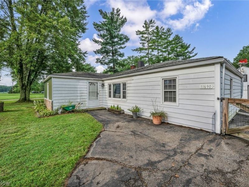 11690 Durkee Road , Grafton, OH 44044 Photo 7