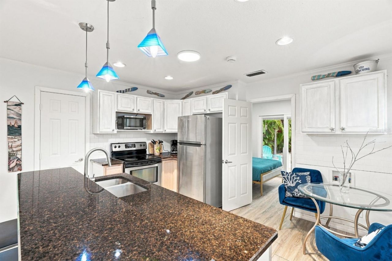13123 4th Street E, Madeira Beach, FL 33708 Photo