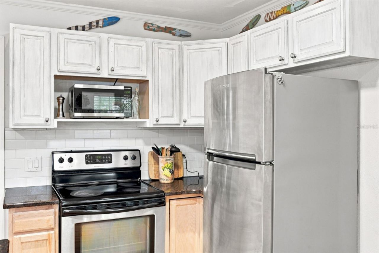 13123 4th Street E, Madeira Beach, FL 33708 Photo