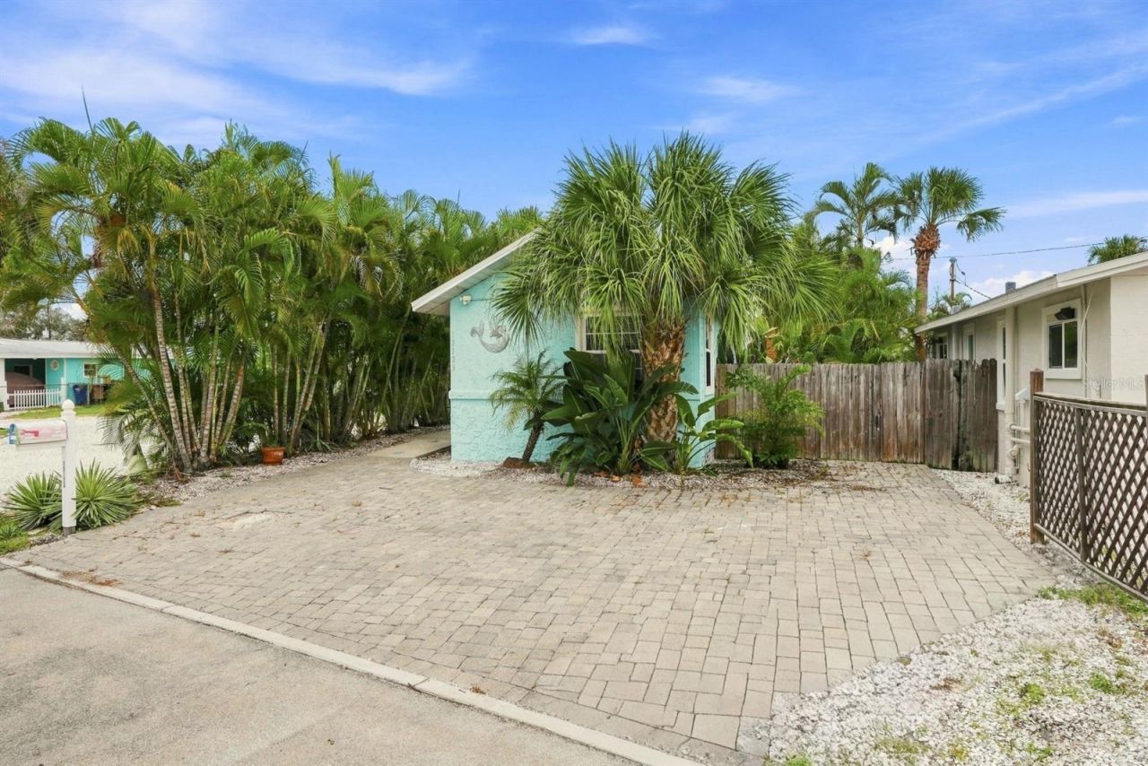 13123 4th Street E, Madeira Beach, FL 33708 Photo