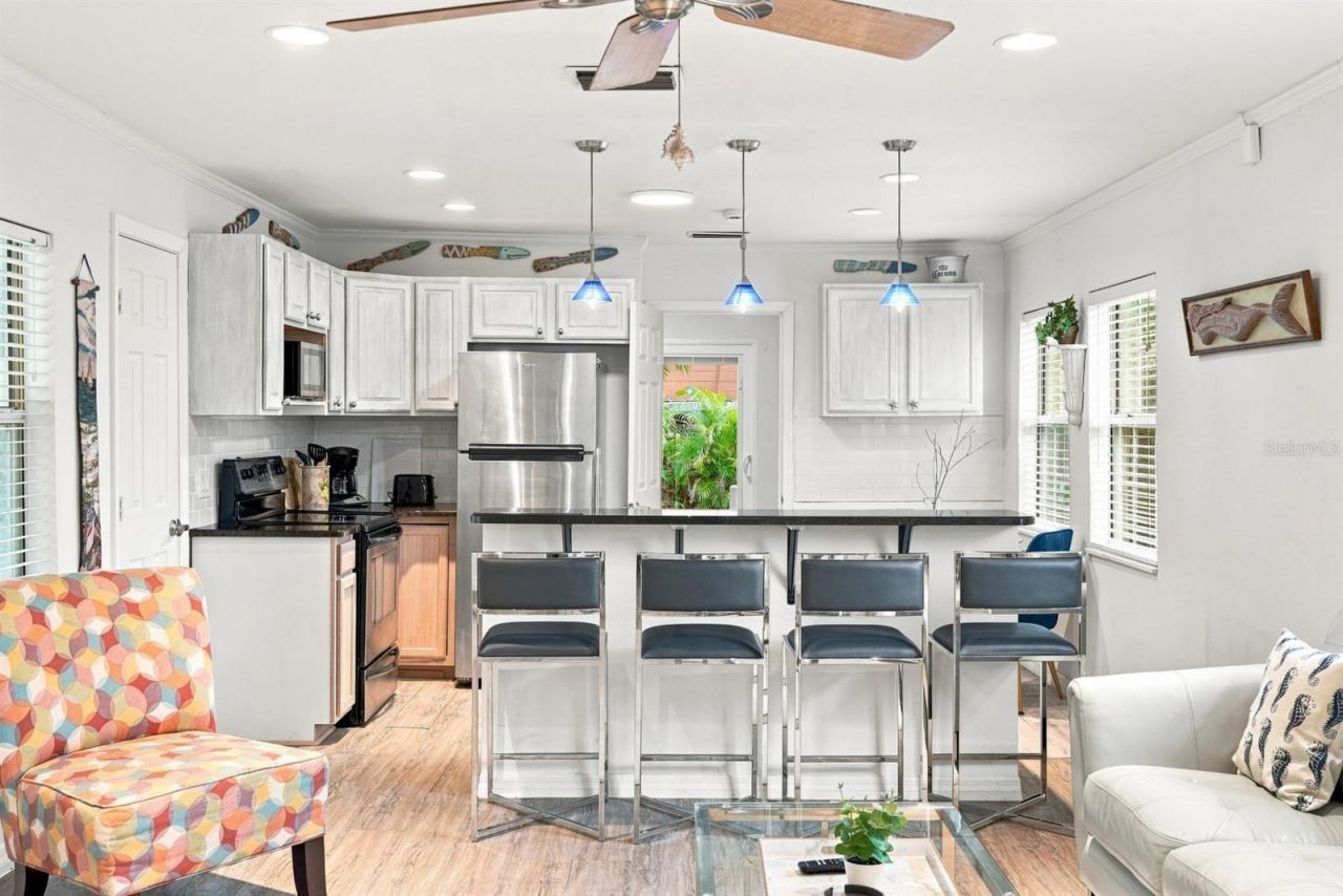 13123 4th Street E, Madeira Beach, FL 33708 Photo