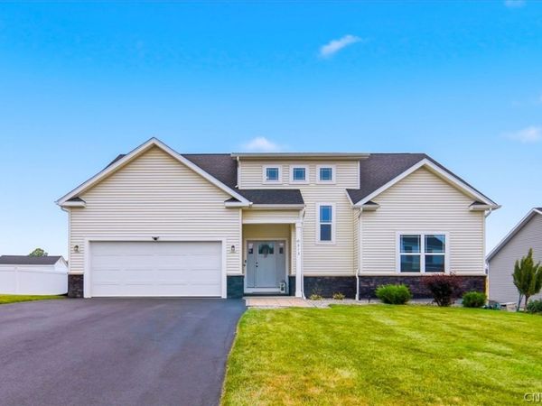 213 Bloomfield Street, Baldwinsville, NY 13027
