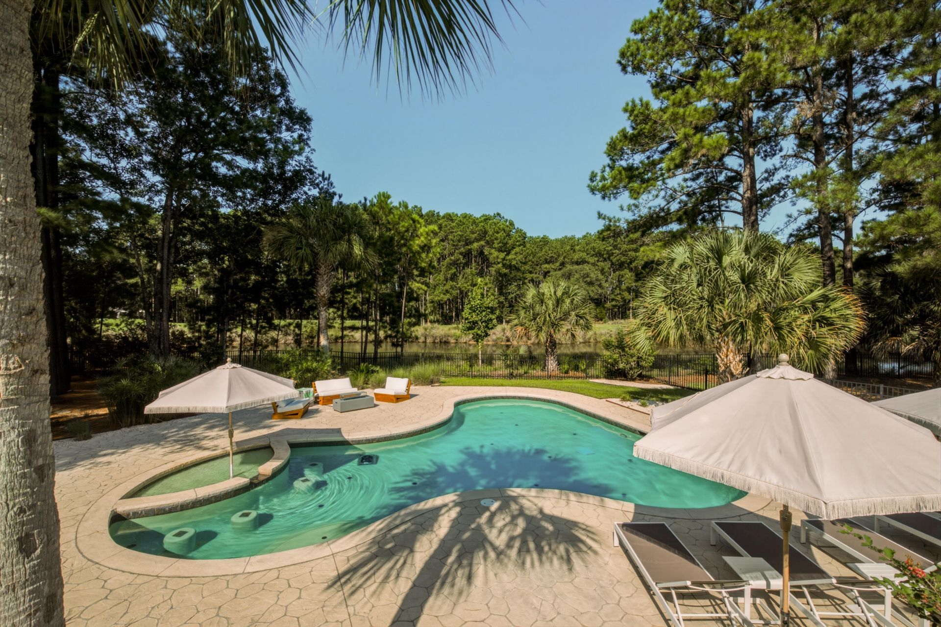 1428 Oakhurst Drive Photo 3
