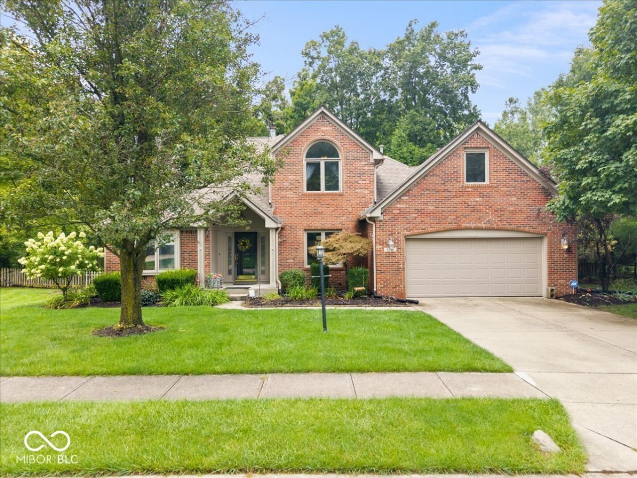 8276 Hampton Circle W, Indianapolis, IN 46256 Main Photo