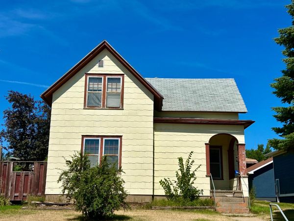 214 6th Street NW, Valley City, ND 58072