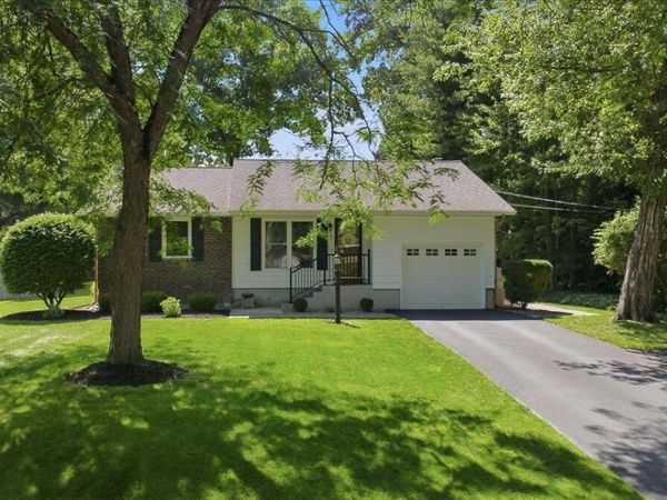 3 Sylvan Lane, Clifton Park, NY 12065