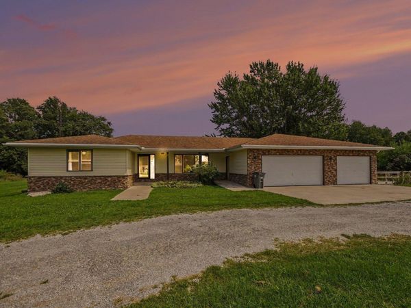 2275 S 625 W, Topeka, IN 46571