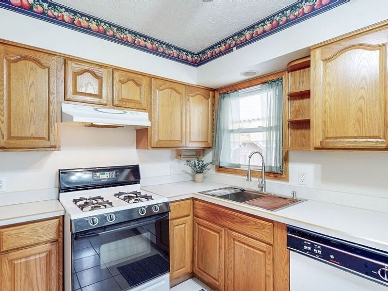 841 Caddo Avenue , Akron, OH 44305 Photo 16