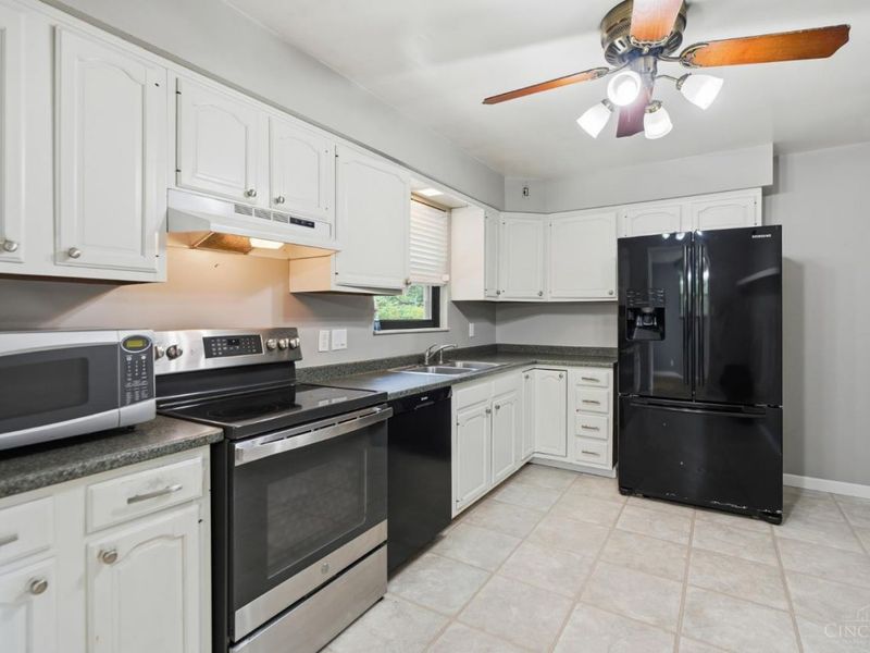 3641 Gailynn Drive, Cincinnati, OH 45211 Photo 12