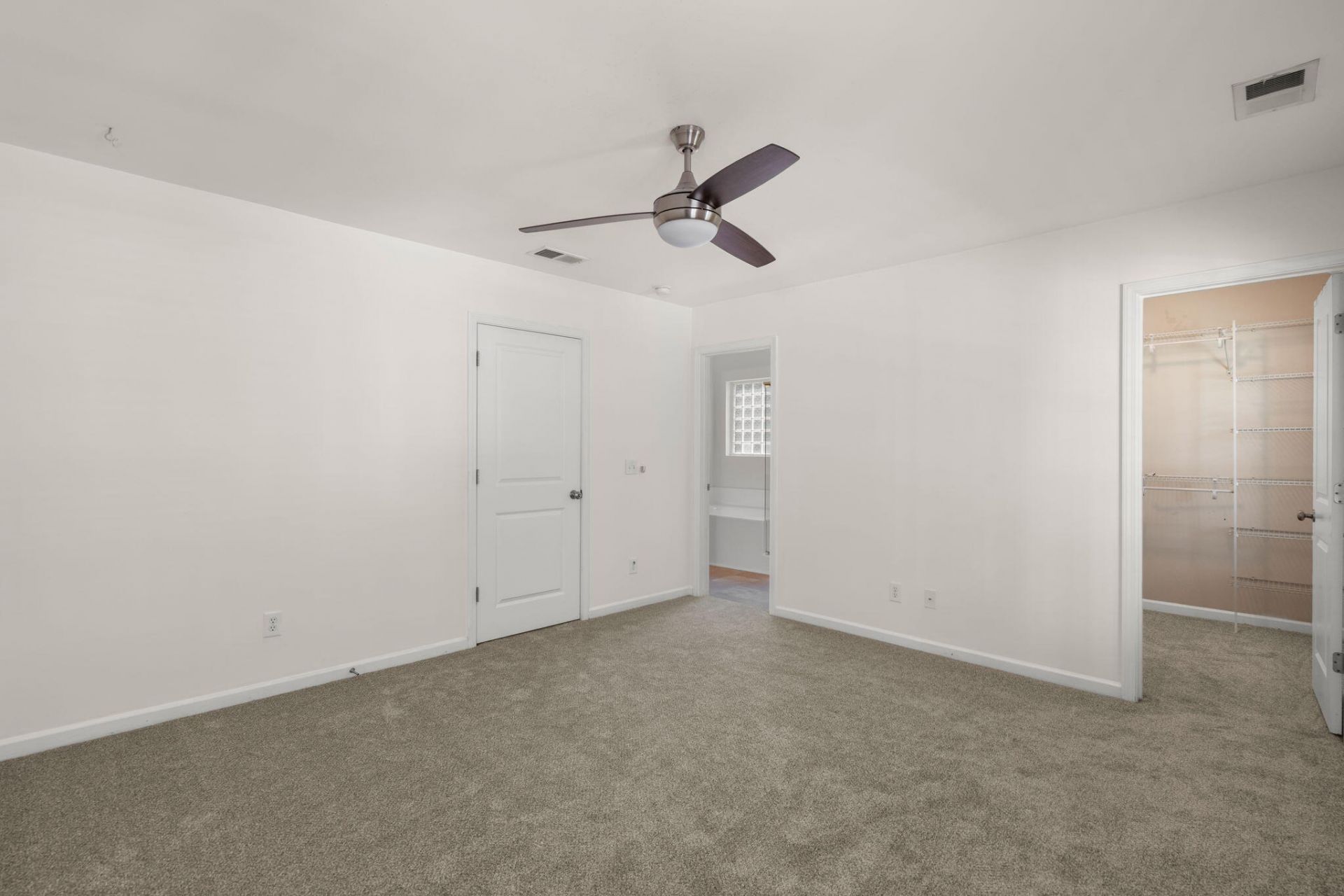 1806 Towne Street Photo 19