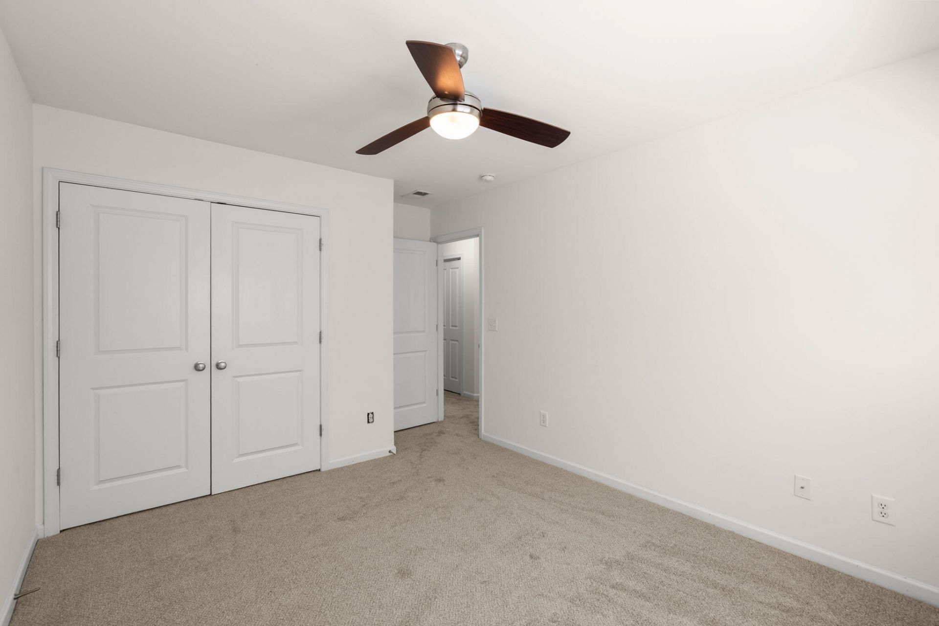 1806 Towne Street Photo 26