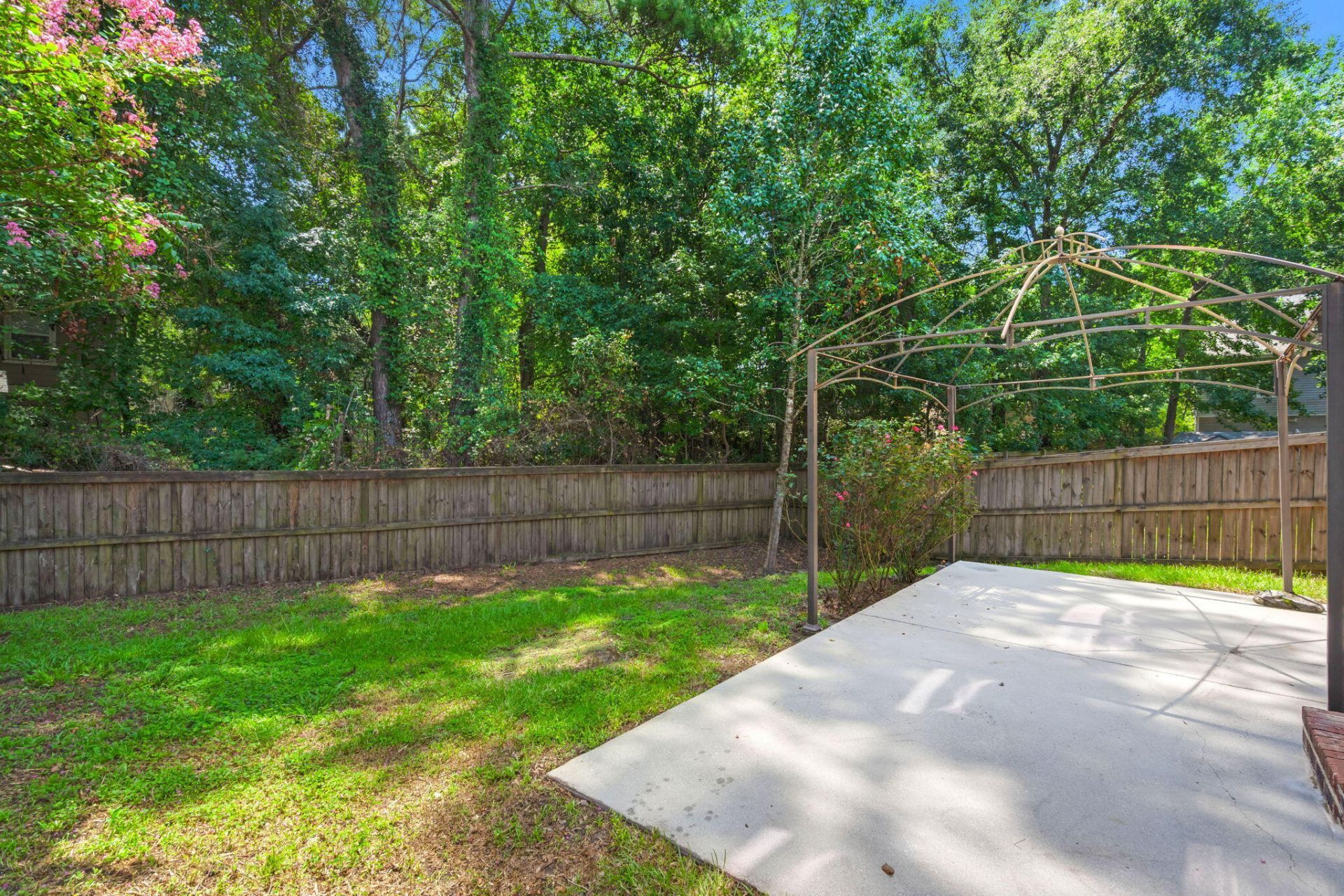 1806 Towne Street Photo 29