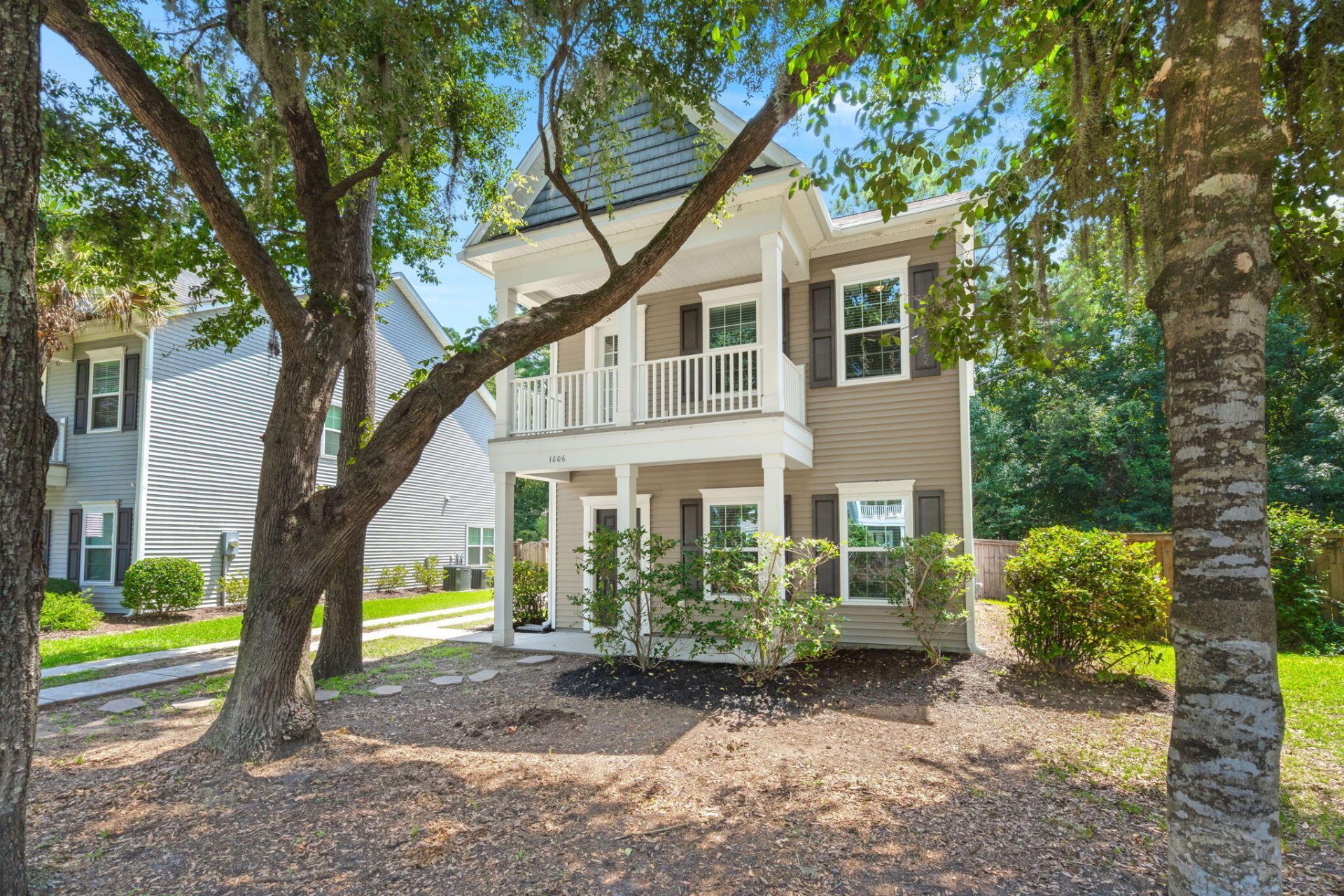 1806 Towne Street Photo 33