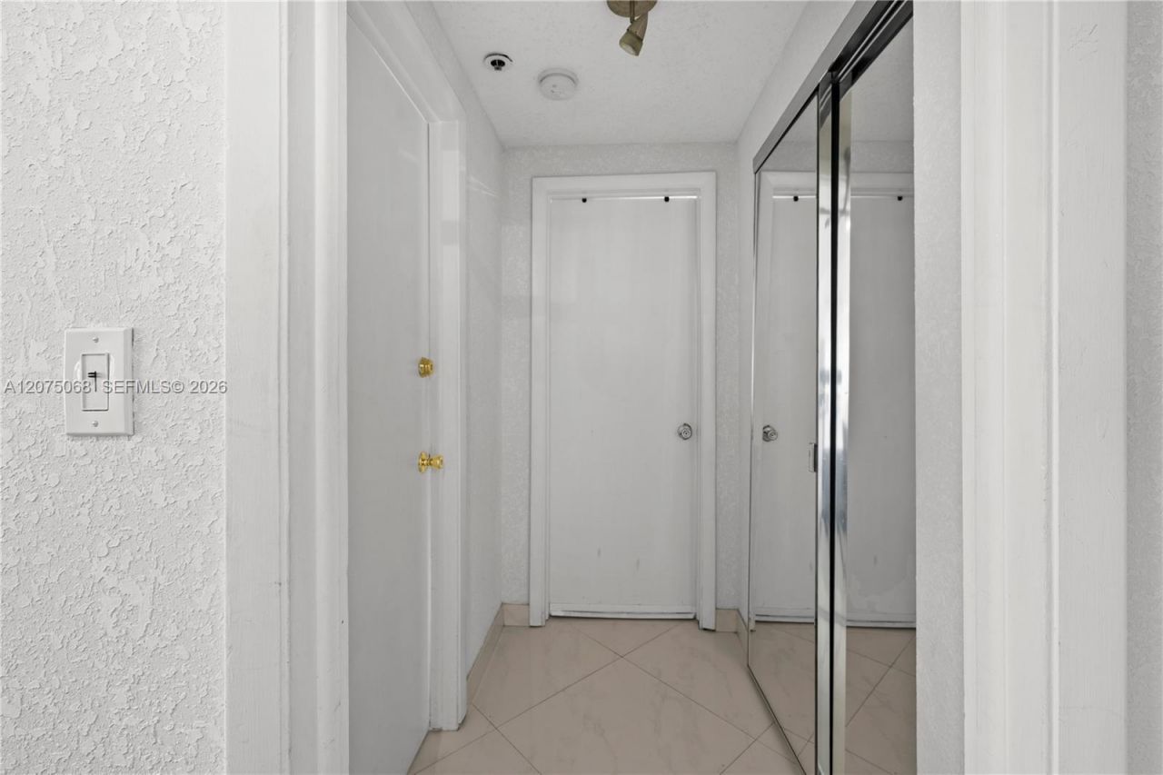 802 Euclid Ave , Unit 305, Miami Beach, FL 33139 Photo