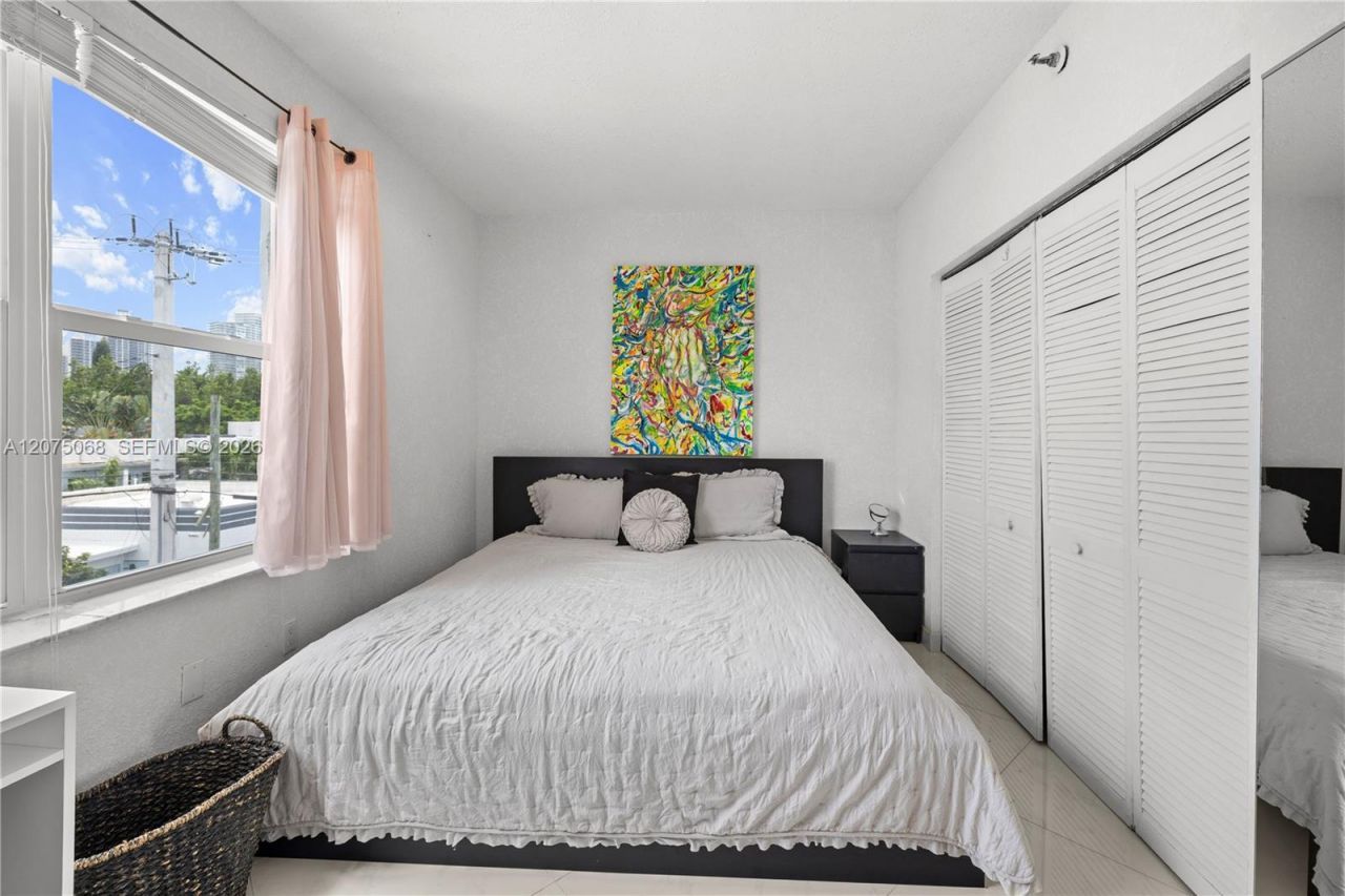 802 Euclid Ave , Unit 305, Miami Beach, FL 33139 Photo