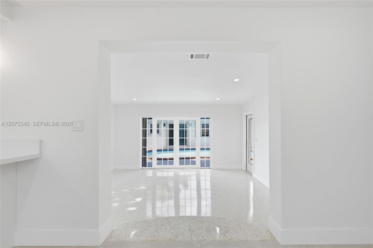 275 W 13th St , Hialeah, FL 33010 Photo
