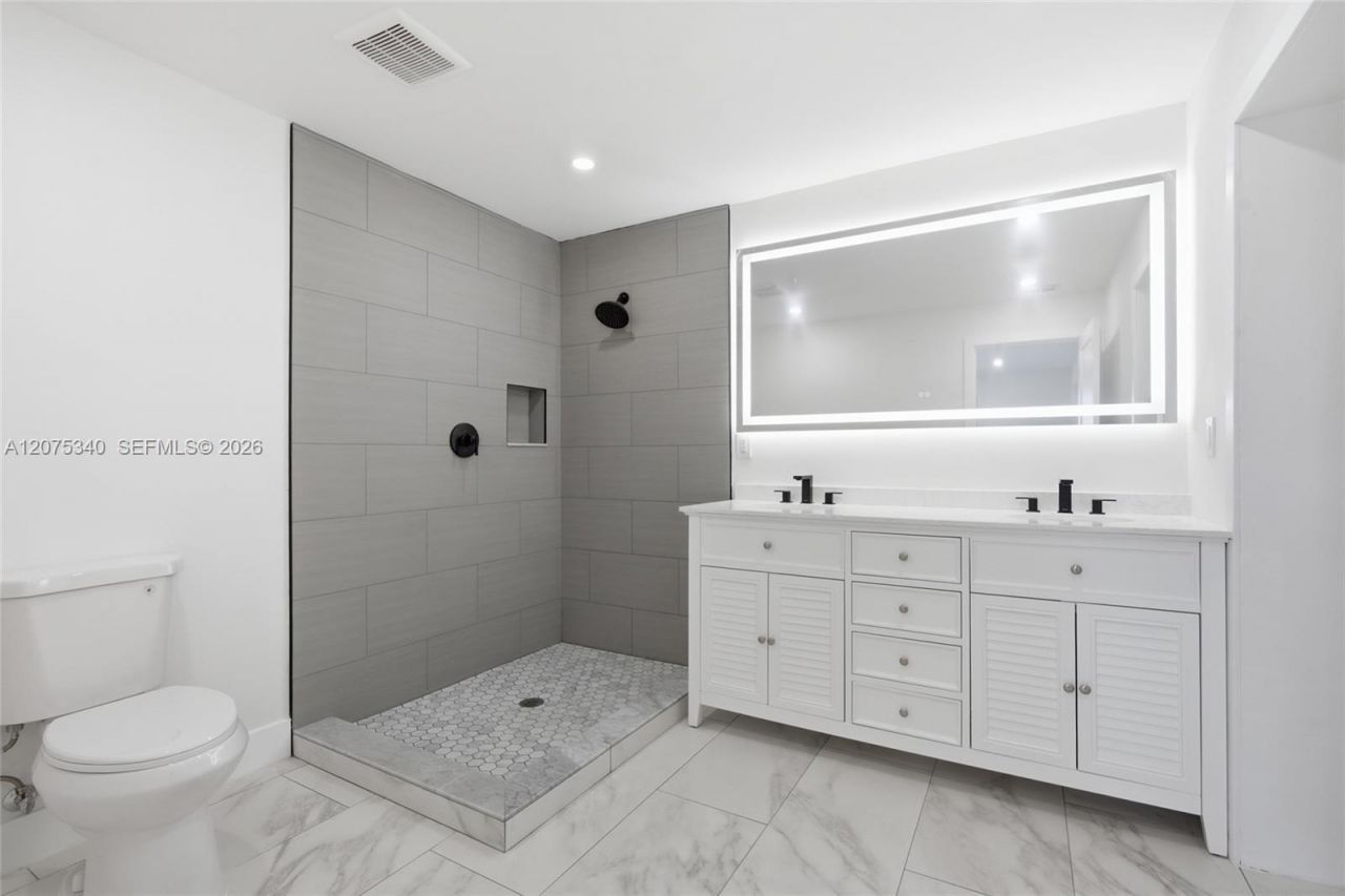 275 W 13th St , Hialeah, FL 33010 Photo