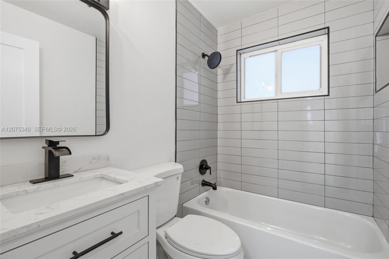 275 W 13th St , Hialeah, FL 33010 Photo