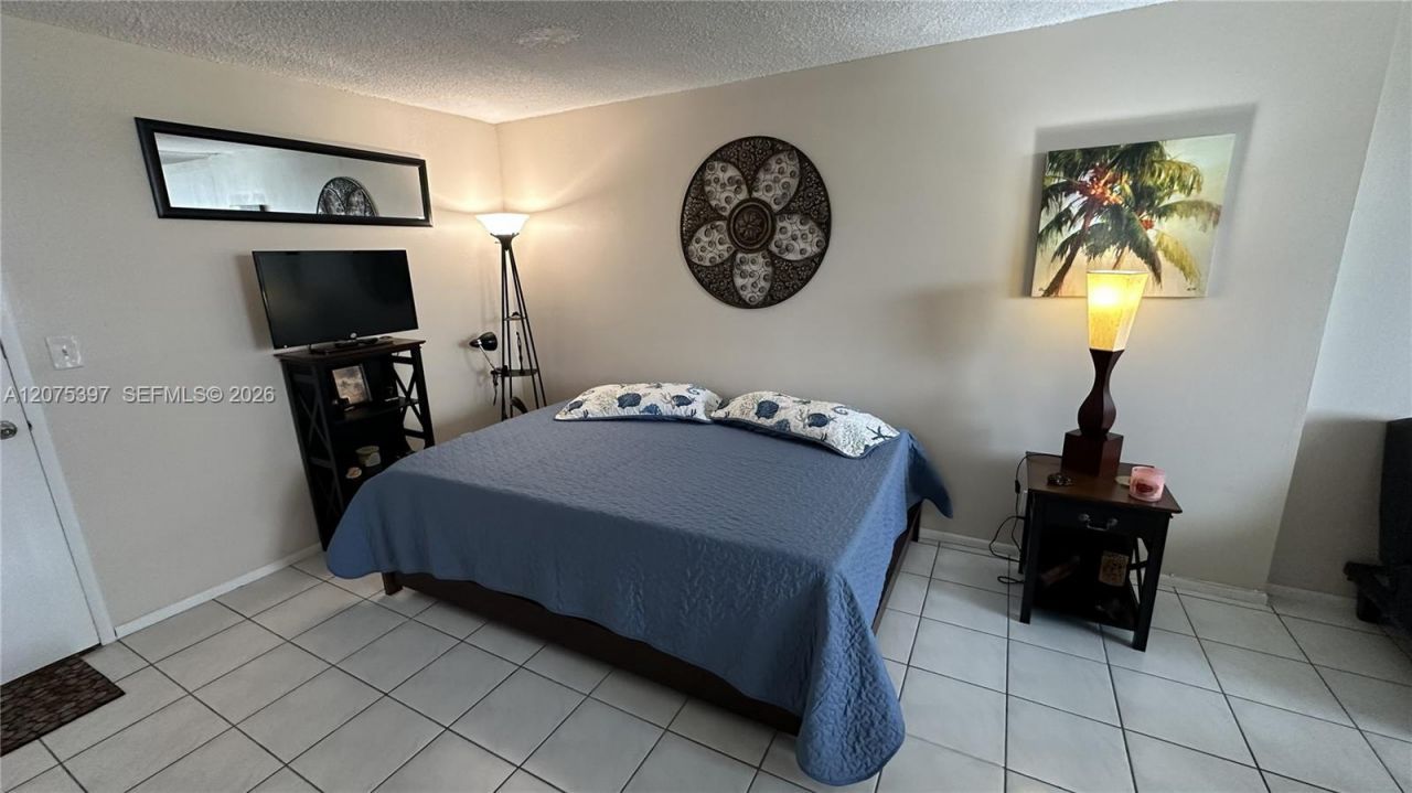 1913 S Ocean Dr , Unit 419, Hallandale Beach, FL 33009 Photo