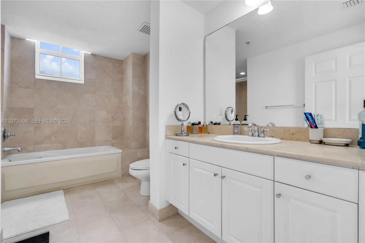 357 Almeria Ave, Unit 1105, Coral Gables, FL 33134 Photo