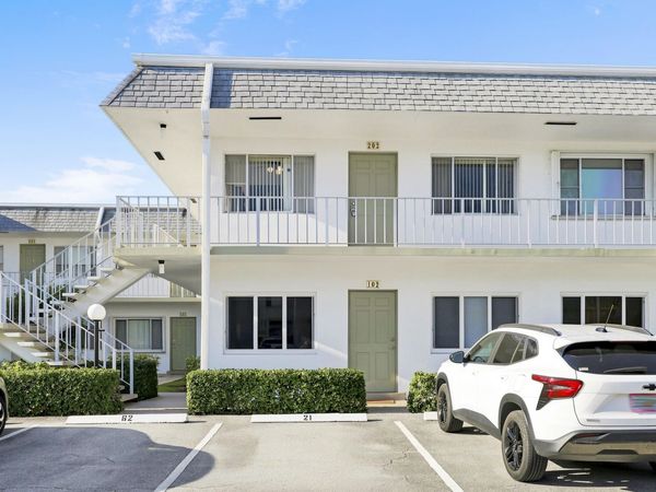 2920 Cynthia Lane, Unit 202, Lake Worth Beach, FL 33461
