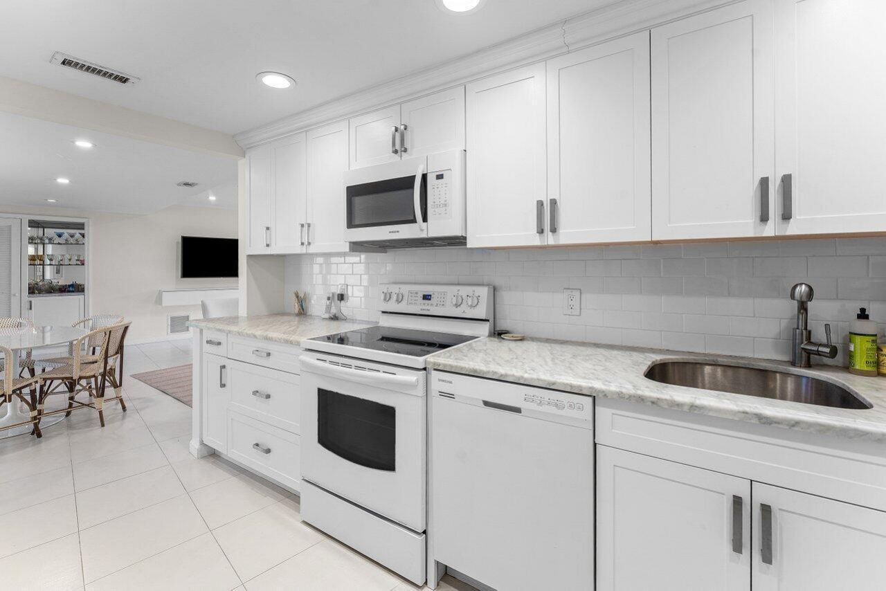 2774 S Ocean Boulevard, Unit 409, Palm Beach, FL 33480 Photo
