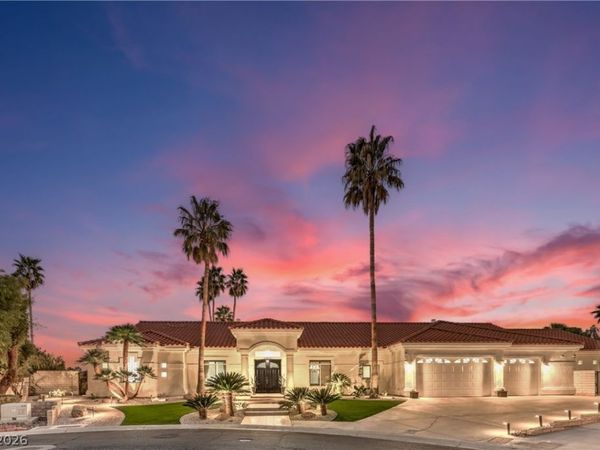 1941 Black Water Court , Las Vegas, NV 89117